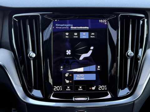 Volvo V60 2.0 T8 Recharge 390PK AWD R-Design |Pano|H/K|360CAM|AutoPilot|Trekhaak