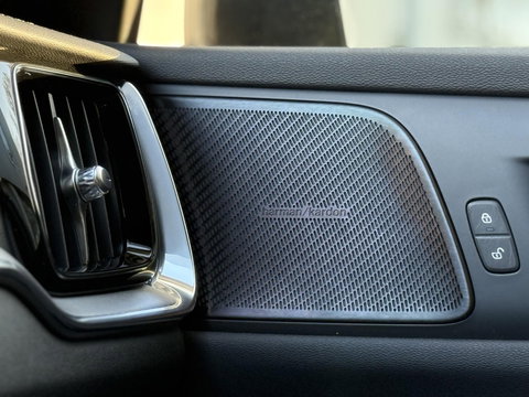 Volvo V60 2.0 T8 Recharge 390PK AWD R-Design |Pano|H/K|360CAM|AutoPilot|Trekhaak