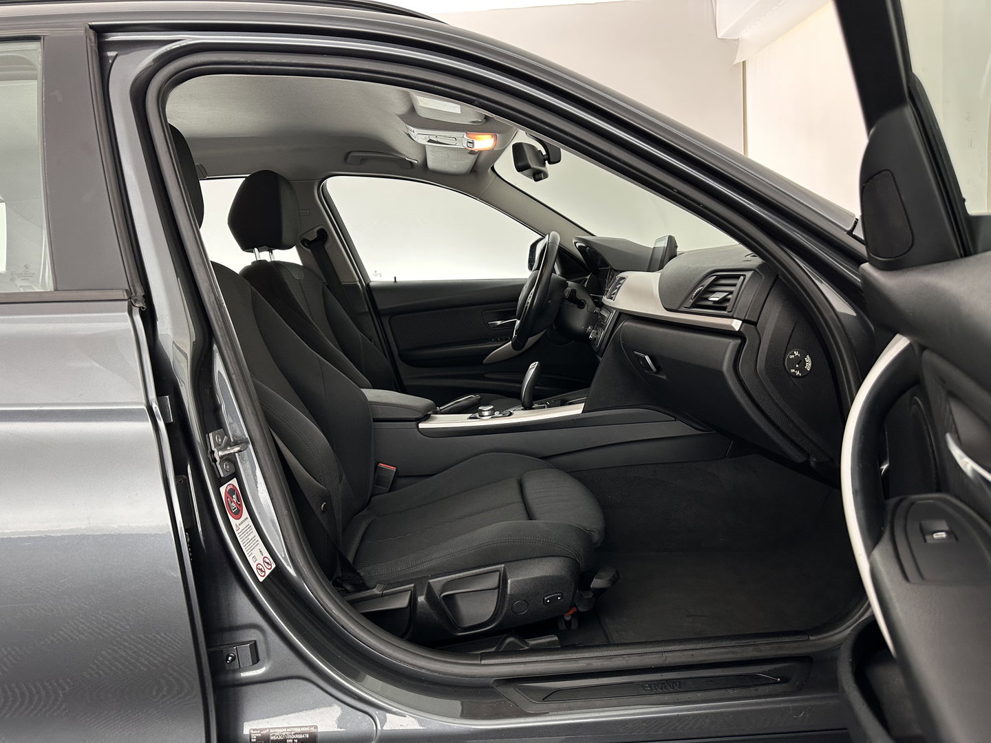 BMW 3 Serie Touring 316i Business Aut. *NAVI-FULLMAP | SPORT-SEATS | AIRCO | CRUISE | 18''ALU*