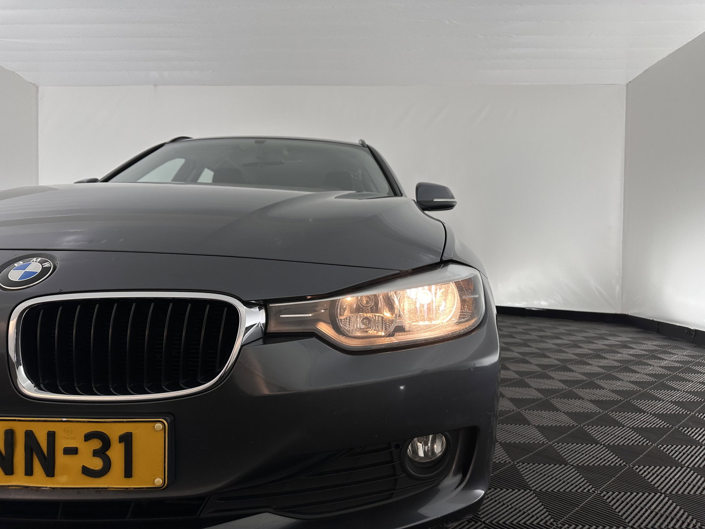 BMW 3 Serie Touring 316i Business Aut. *NAVI-FULLMAP | SPORT-SEATS | AIRCO | CRUISE | 18''ALU*