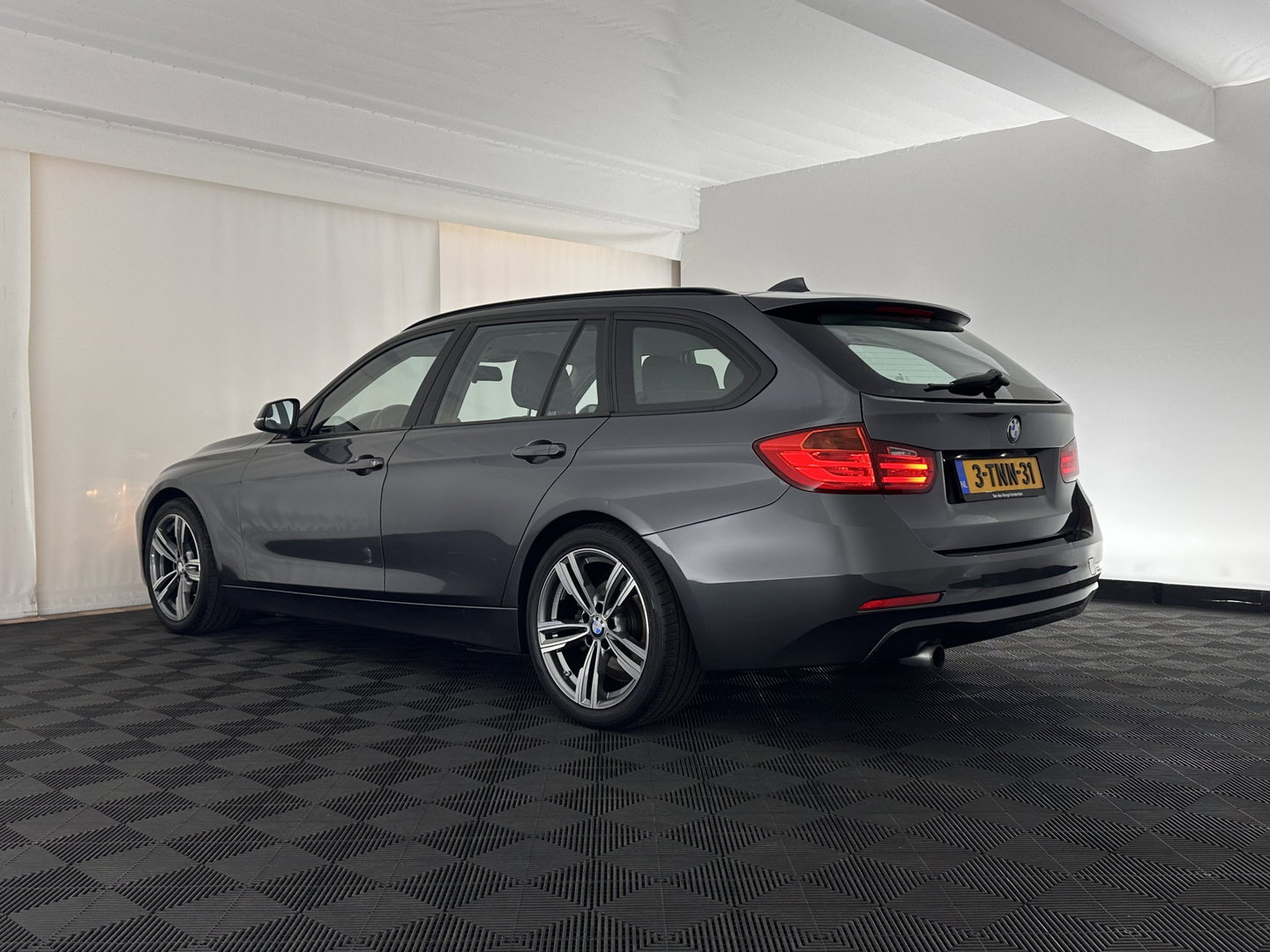 BMW 3 Serie Touring 316i Business Aut. *NAVI-FULLMAP | SPORT-SEATS | AIRCO | CRUISE | 18''ALU*
