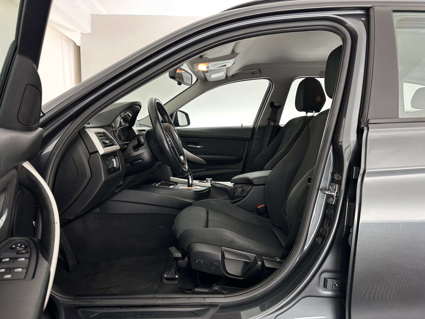 BMW 3 Serie Touring 316i Business Aut. *NAVI-FULLMAP | SPORT-SEATS | AIRCO | CRUISE | 18''ALU*