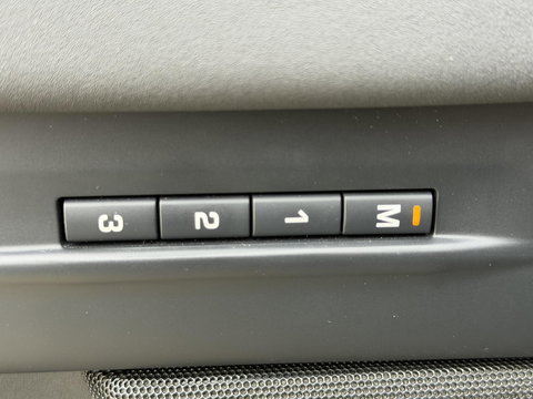 Land Rover Range Rover Evoque 1.5 P300e PHEV AWD R-Dynamic SE FACELIFT|Schuif/kantel|Meridian|360Cam|HUD|Winterpakket|