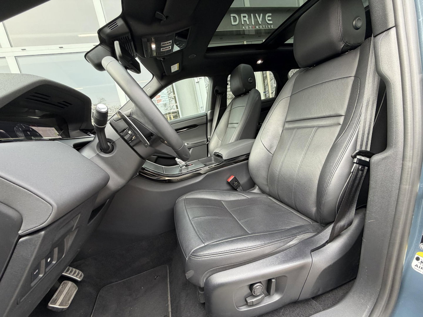 Land Rover Range Rover Evoque 1.5 P300e PHEV AWD R-Dynamic SE FACELIFT|Schuif/kantel|Meridian|360Cam|HUD|Winterpakket|