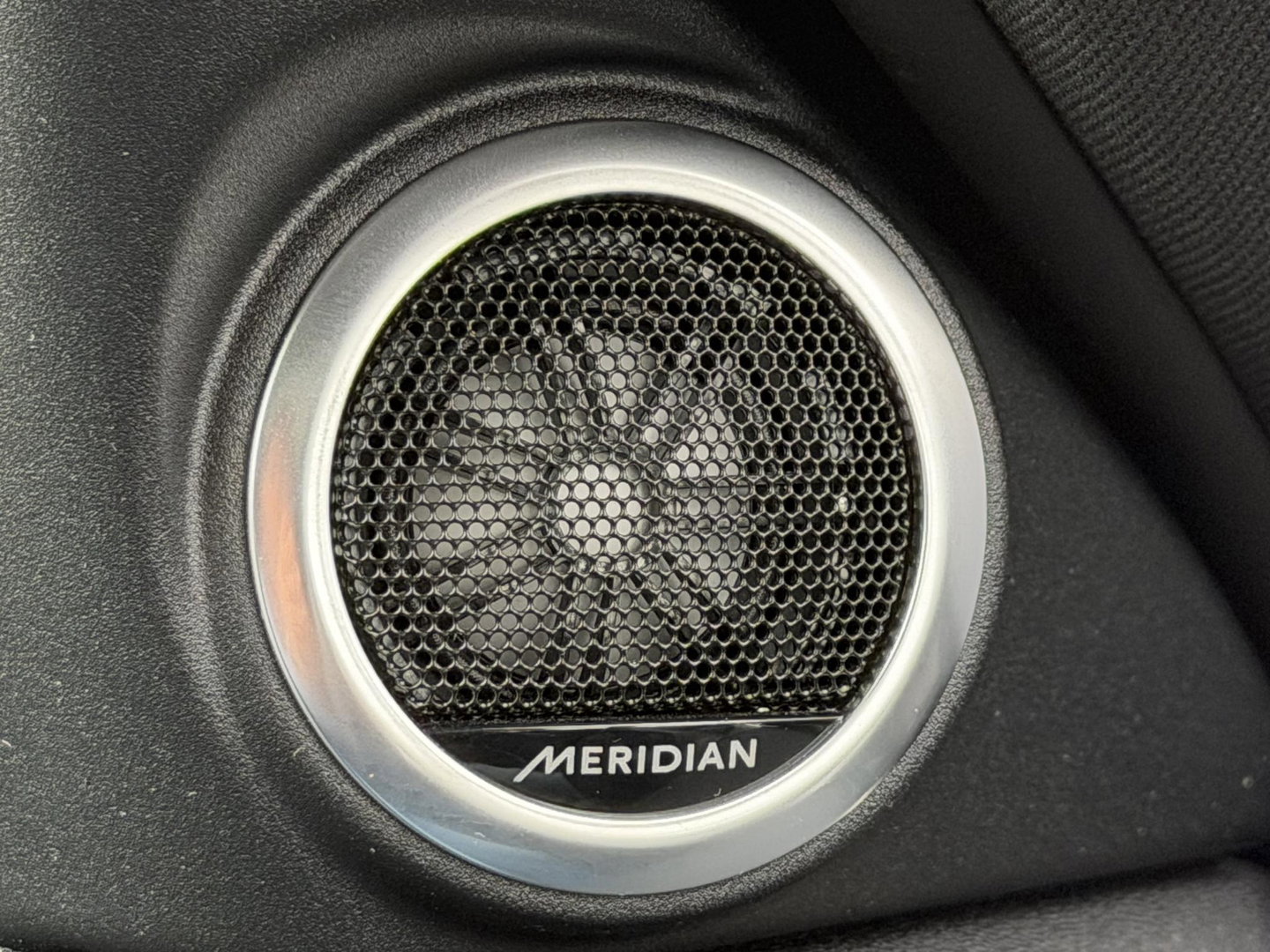 Land Rover Range Rover Evoque 1.5 P300e PHEV AWD R-Dynamic SE FACELIFT|Schuif/kantel|Meridian|360Cam|HUD|Winterpakket|