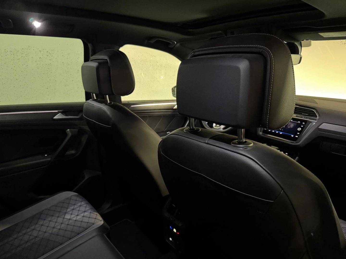 Volkswagen Tiguan 1.5 TSI R-Line PANO KEYLESS CAM