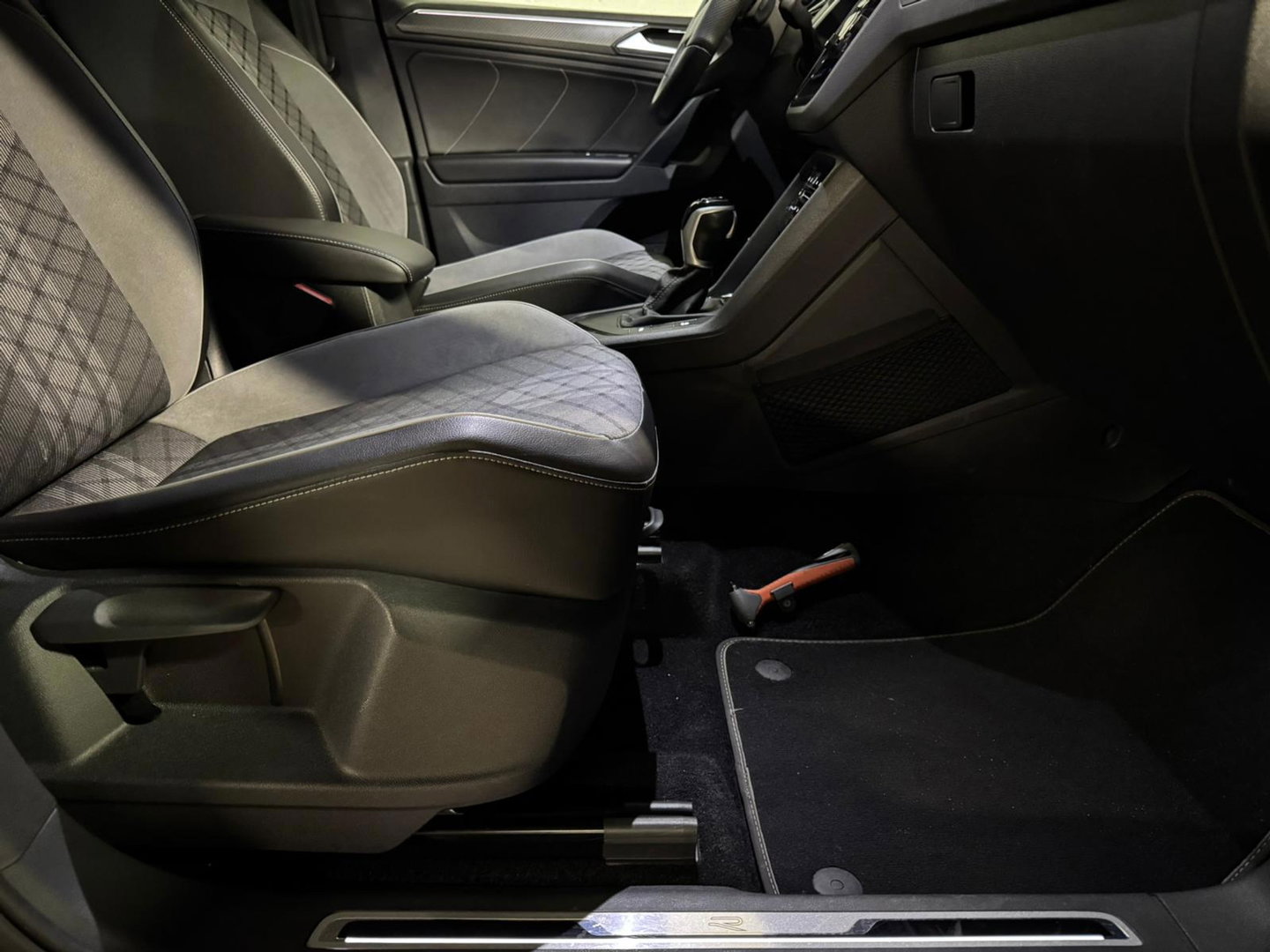 Volkswagen Tiguan 1.5 TSI R-Line PANO KEYLESS CAM