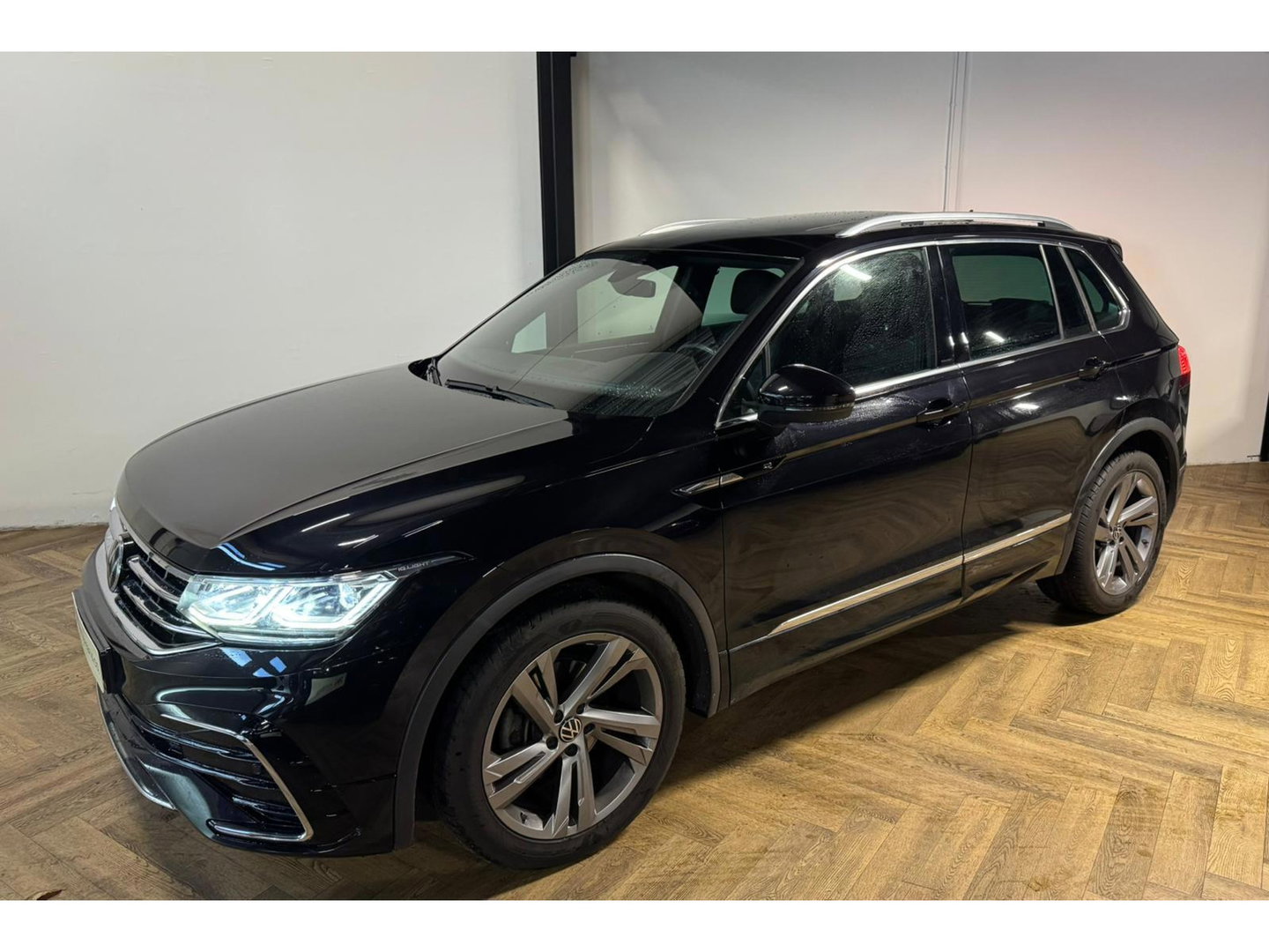 Volkswagen Tiguan 1.5 TSI R-Line PANO KEYLESS CAM