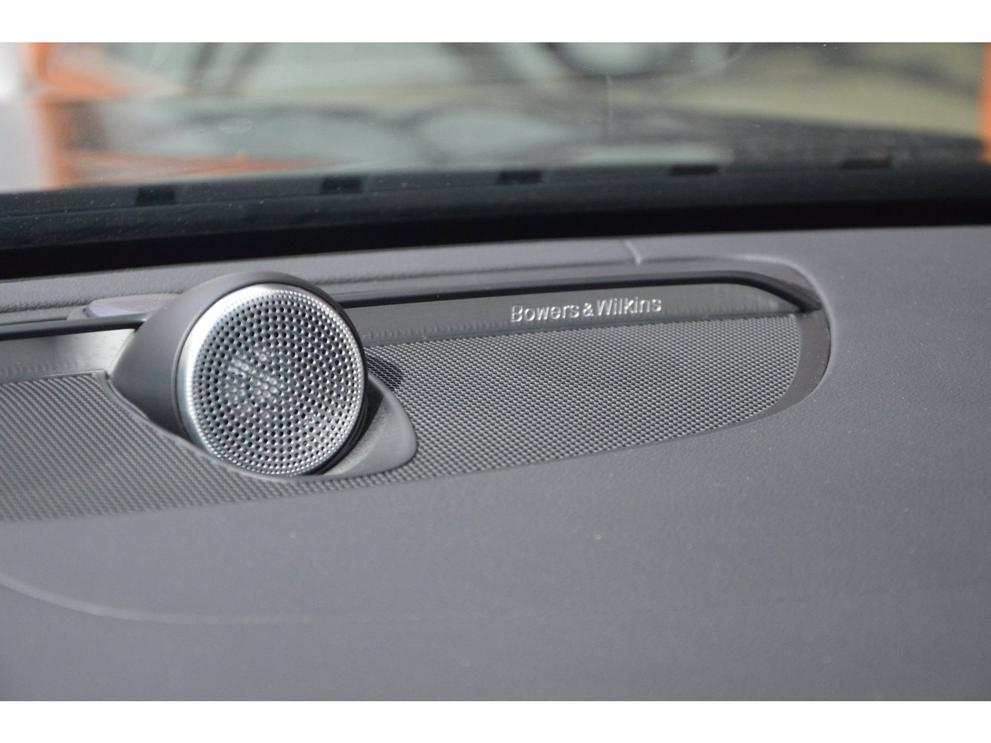 Volvo V60 T6 Hybride Ultimate Dark Long Range | Bowers & Wilkins | Head-Up Display | Panoramadak | Stoel + Stuur Verwarmd |