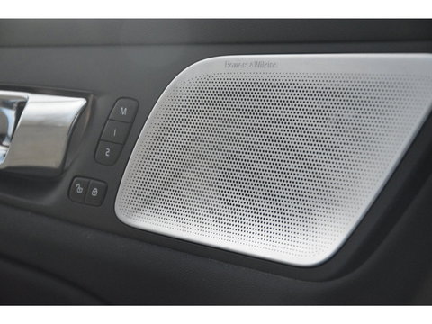 Volvo V60 T6 Hybride Ultimate Dark Long Range | Bowers & Wilkins | Head-Up Display | Panoramadak | Stoel + Stuur Verwarmd |