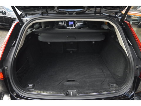 Volvo V60 T6 Hybride Ultimate Dark Long Range | Bowers & Wilkins | Head-Up Display | Panoramadak | Stoel + Stuur Verwarmd |