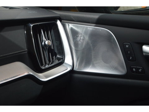 Volvo V60 T6 Hybride Ultimate Dark Long Range | Bowers & Wilkins | Head-Up Display | Panoramadak | Stoel + Stuur Verwarmd |
