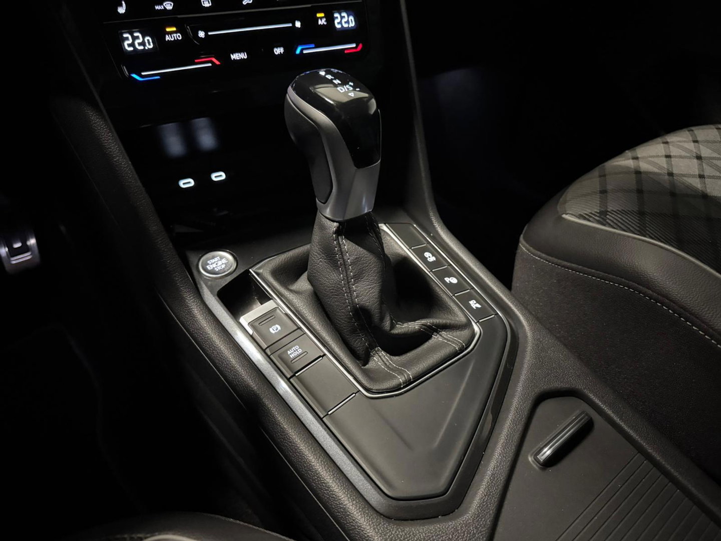 Volkswagen Tiguan 1.5 TSI R-Line PANO KEYLESS VOL'