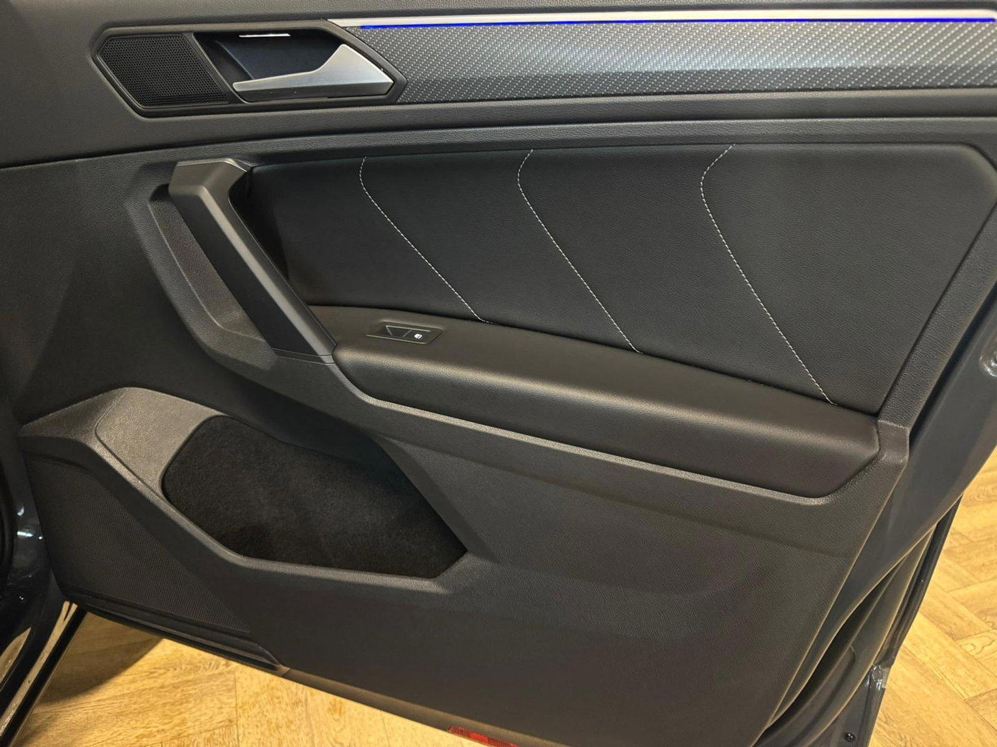 Volkswagen Tiguan 1.5 TSI R-Line PANO KEYLESS VOL'