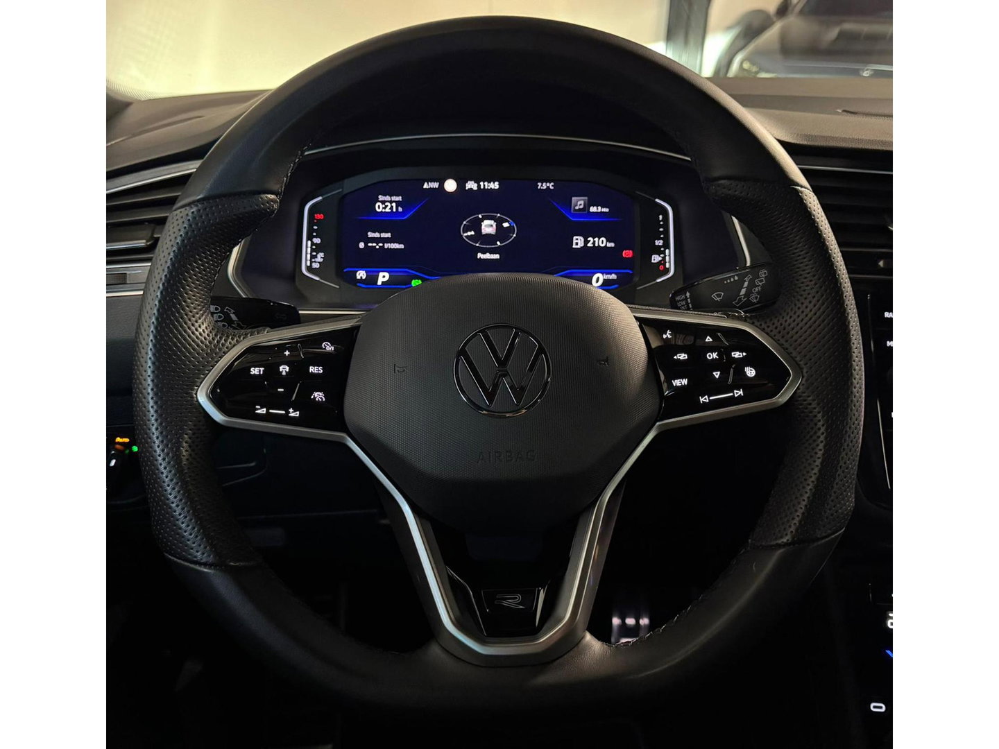 Volkswagen Tiguan 1.5 TSI R-Line PANO KEYLESS VOL'