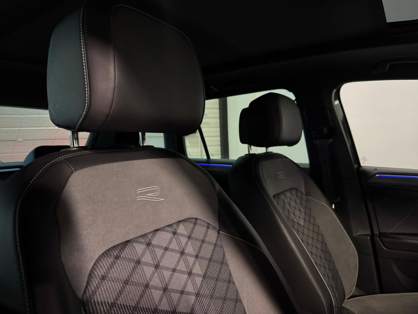 Volkswagen Tiguan 1.5 TSI R-Line PANO KEYLESS VOL'