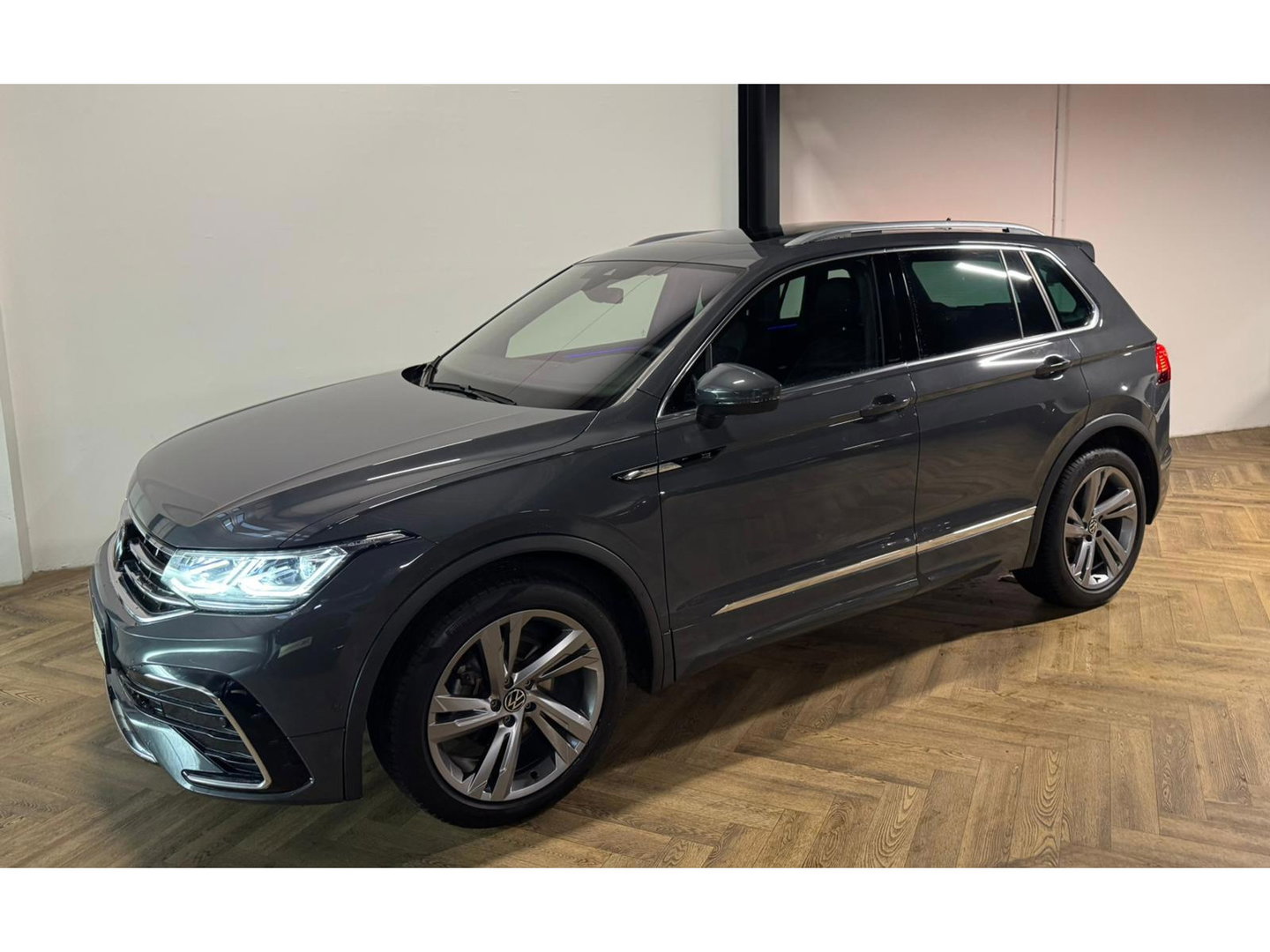 Volkswagen Tiguan 1.5 TSI R-Line PANO KEYLESS VOL'