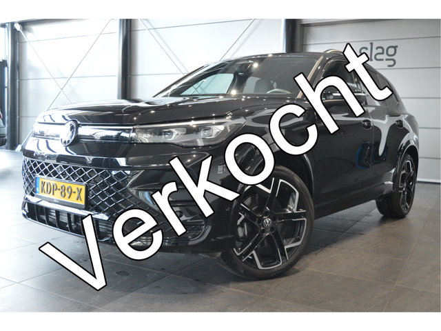 Volkswagen Tiguan - 2.0 TDI 3X R-LINE Black Style camera 20 inch 150 pk !!