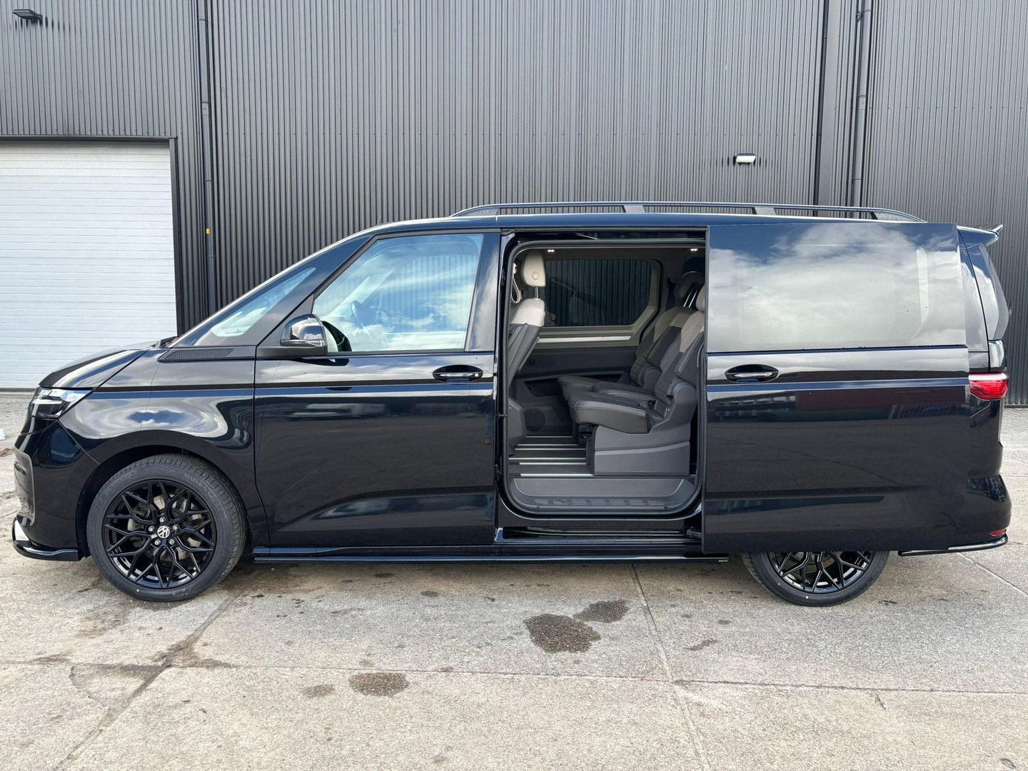 Volkswagen Multivan T7 1.4 eHybrid 218PK | 2x Schuifd. Elektrisch | BPM VRIJ | ADAPTIVE | LED | 7 persoons