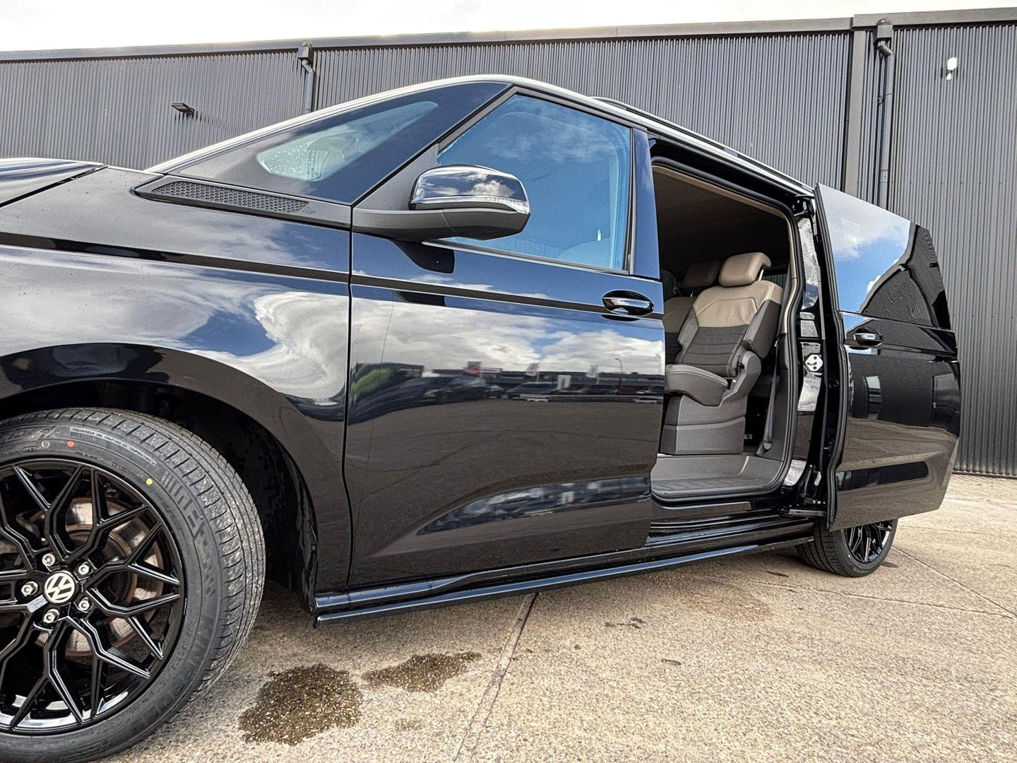 Volkswagen Multivan T7 1.4 eHybrid 218PK | 2x Schuifd. Elektrisch | BPM VRIJ | ADAPTIVE | LED | 7 persoons