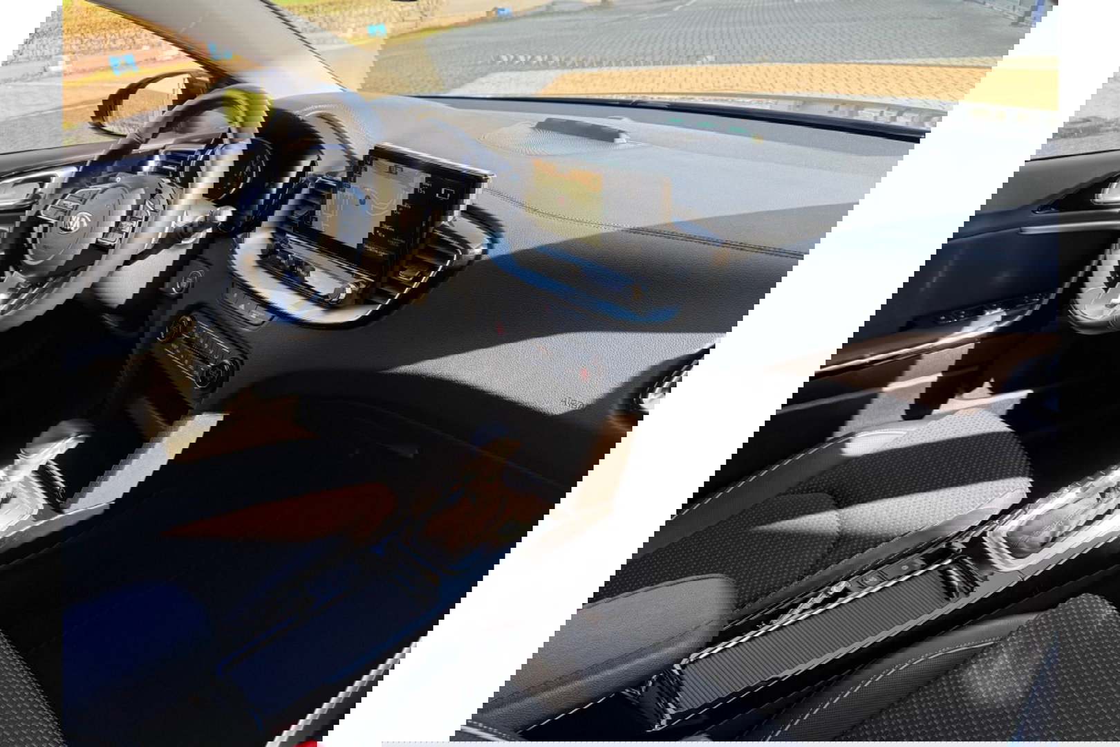 Kia Xceed 1.6 GDI PHEV DYNLINE AIRCO LMV PDC-CAMERA NAVI.