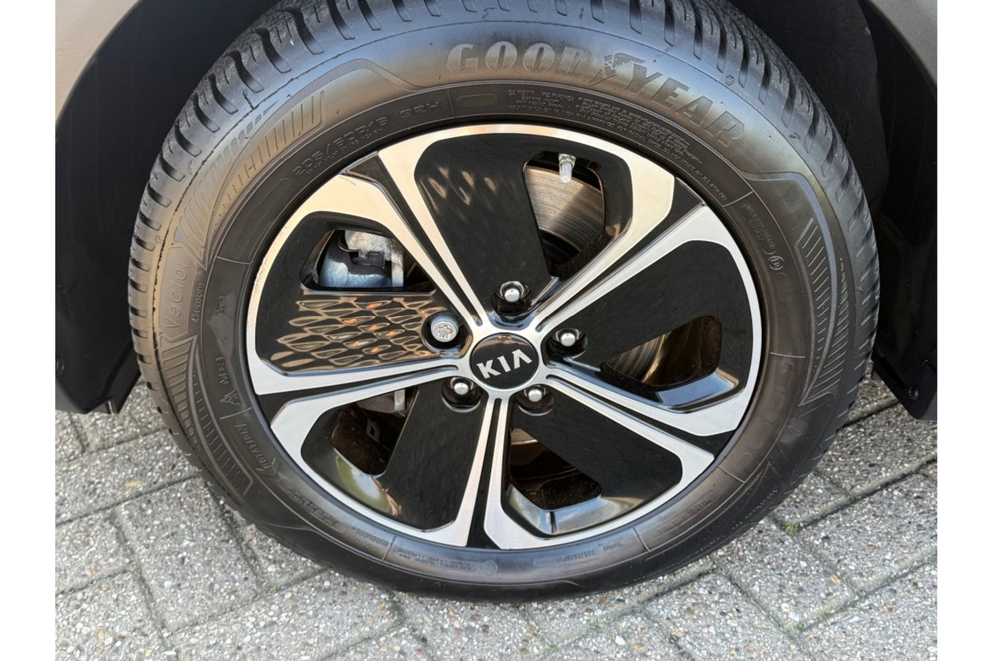 Kia Xceed 1.6 GDI PHEV DYNLINE AIRCO LMV PDC-CAMERA NAVI.