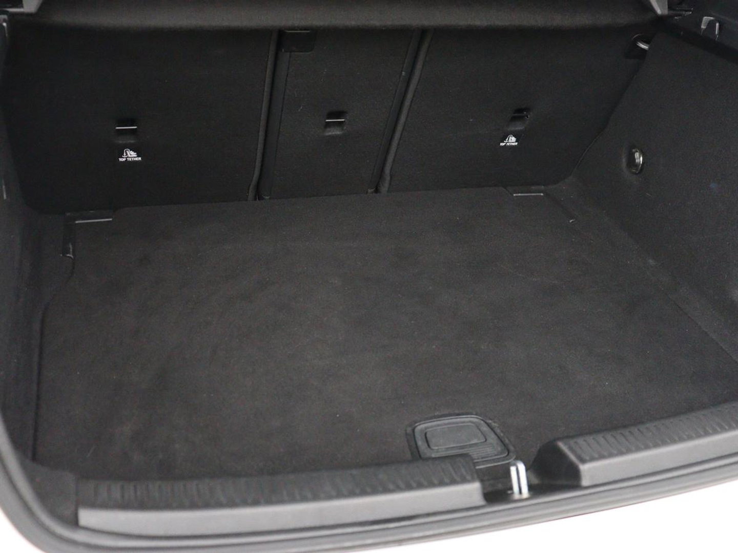 Mercedes-Benz A-Klasse AMG 35 4Matic Night | Panoramadak | Carplay | Widescreen | Stoelverwarming | Burmester | 360 camera | Sfeerverlichting | Leder/Alcantara | Navigatie