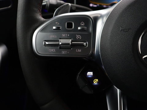 Mercedes-Benz A-Klasse AMG 35 4Matic Night | Panoramadak | Carplay | Widescreen | Stoelverwarming | Burmester | 360 camera | Sfeerverlichting | Leder/Alcantara | Navigatie