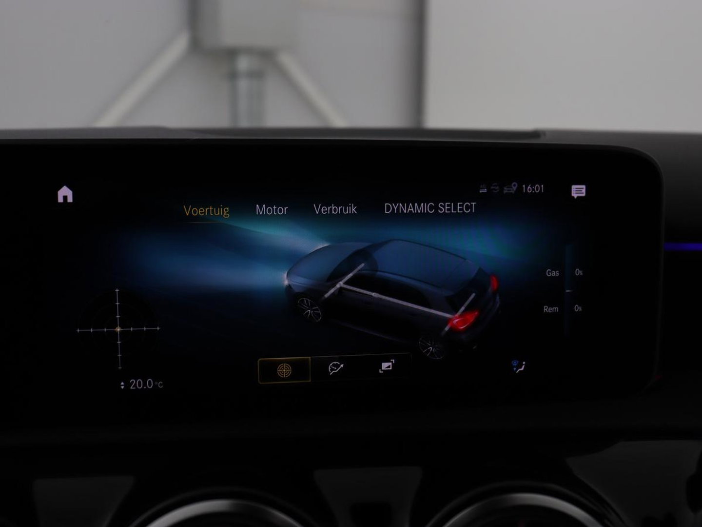 Mercedes-Benz A-Klasse AMG 35 4Matic Night | Panoramadak | Carplay | Widescreen | Stoelverwarming | Burmester | 360 camera | Sfeerverlichting | Leder/Alcantara | Navigatie