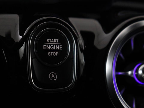 Mercedes-Benz A-Klasse AMG 35 4Matic Night | Panoramadak | Carplay | Widescreen | Stoelverwarming | Burmester | 360 camera | Sfeerverlichting | Leder/Alcantara | Navigatie