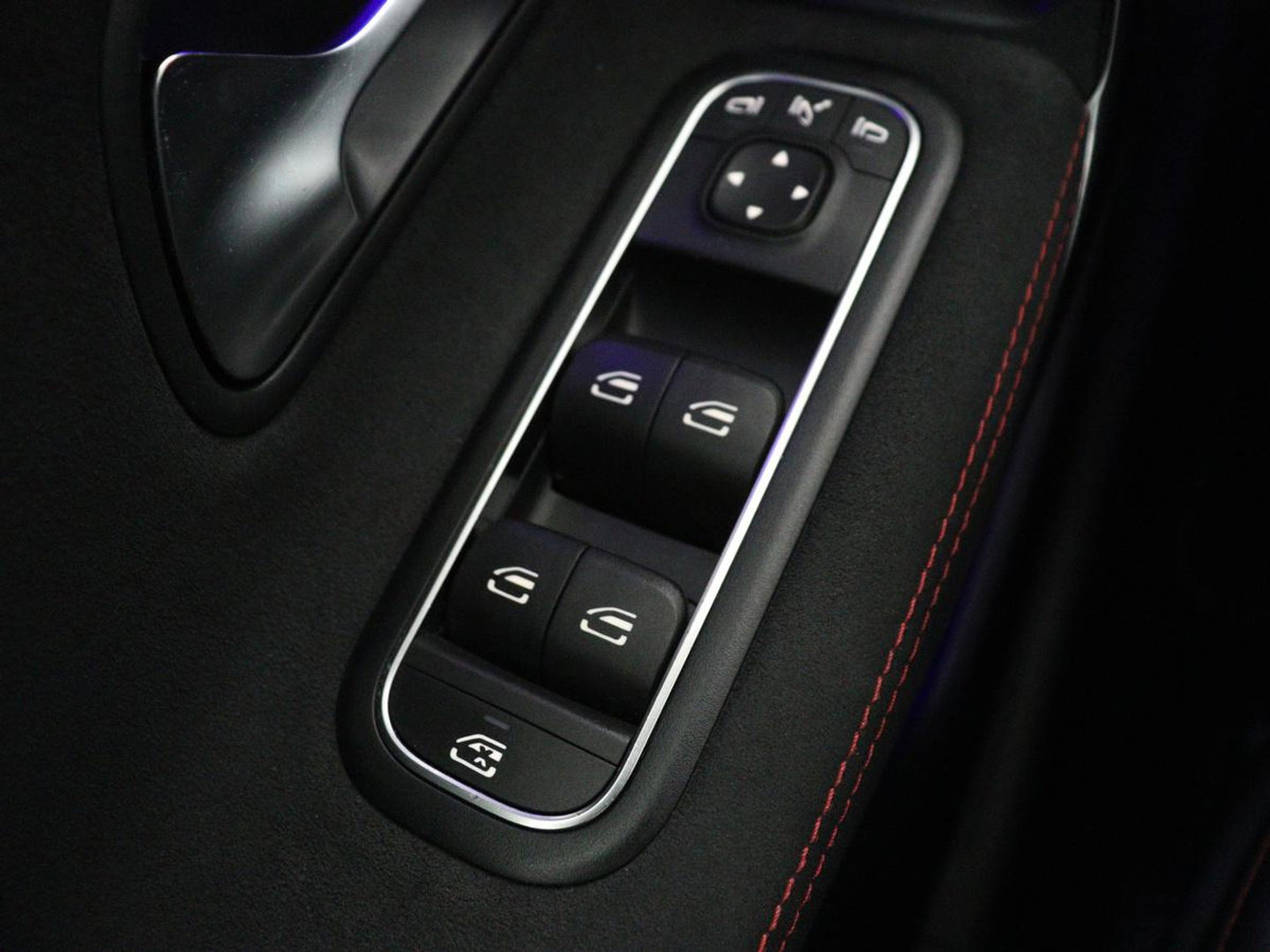 Mercedes-Benz A-Klasse AMG 35 4Matic Night | Panoramadak | Carplay | Widescreen | Stoelverwarming | Burmester | 360 camera | Sfeerverlichting | Leder/Alcantara | Navigatie