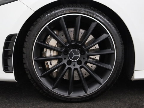 Mercedes-Benz A-Klasse AMG 35 4Matic Night | Panoramadak | Carplay | Widescreen | Stoelverwarming | Burmester | 360 camera | Sfeerverlichting | Leder/Alcantara | Navigatie