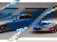 Volvo V60 - 2.0 T4 Automaat R-Design Sport | Schuifdak | Keyless | Standkachel | Camera | BLIS | Leder | NL-Auto