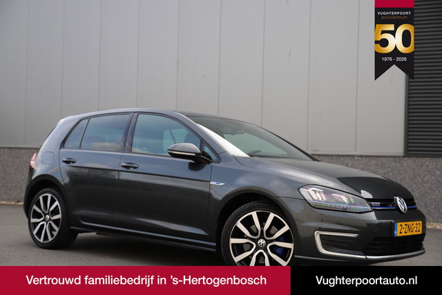 Volkswagen Golf - 1.4 TSI GTE Plug In Hybrid/Leder/Cruise/Trekhaak/Camera/LED/18"