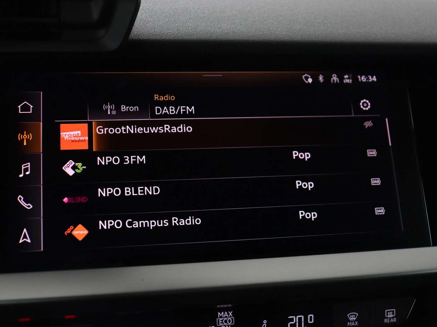 Audi A3 2.0 TFSI S3 quattro | Adaptive cruise | Bang & Olufsen | Matrix LED | Leder/Alcantara | Park Assist | Stoelverwarming | Virtual Cockpit | Carplay | Navigatie | Sportstoelen | Climate control