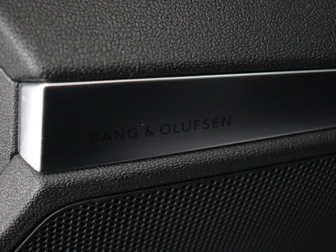 Audi S3 2.0 TFSI quattro | Adaptive cruise | Bang & Olufsen | Matrix LED | Leder/Alcantara | Park Assist | Stoelverwarming | Virtual Cockpit | Carplay | Navigatie | Sportstoelen | Climate control