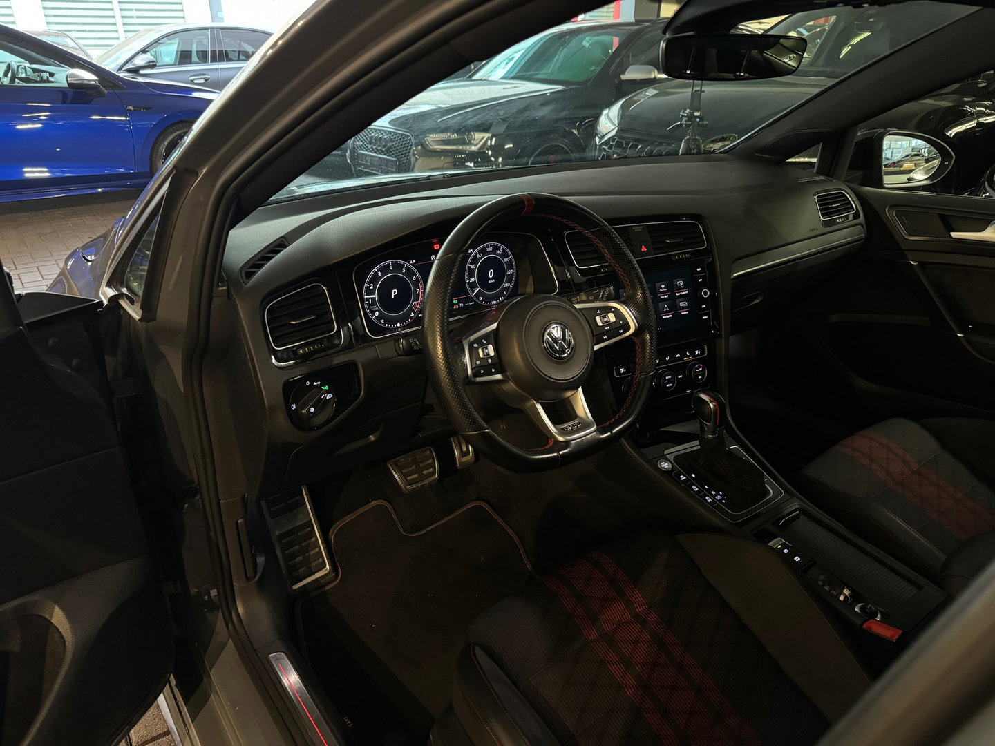 Volkswagen Golf 2.0 TSI GTI TCR Pano|Keyless|DCC|ACC|Camera