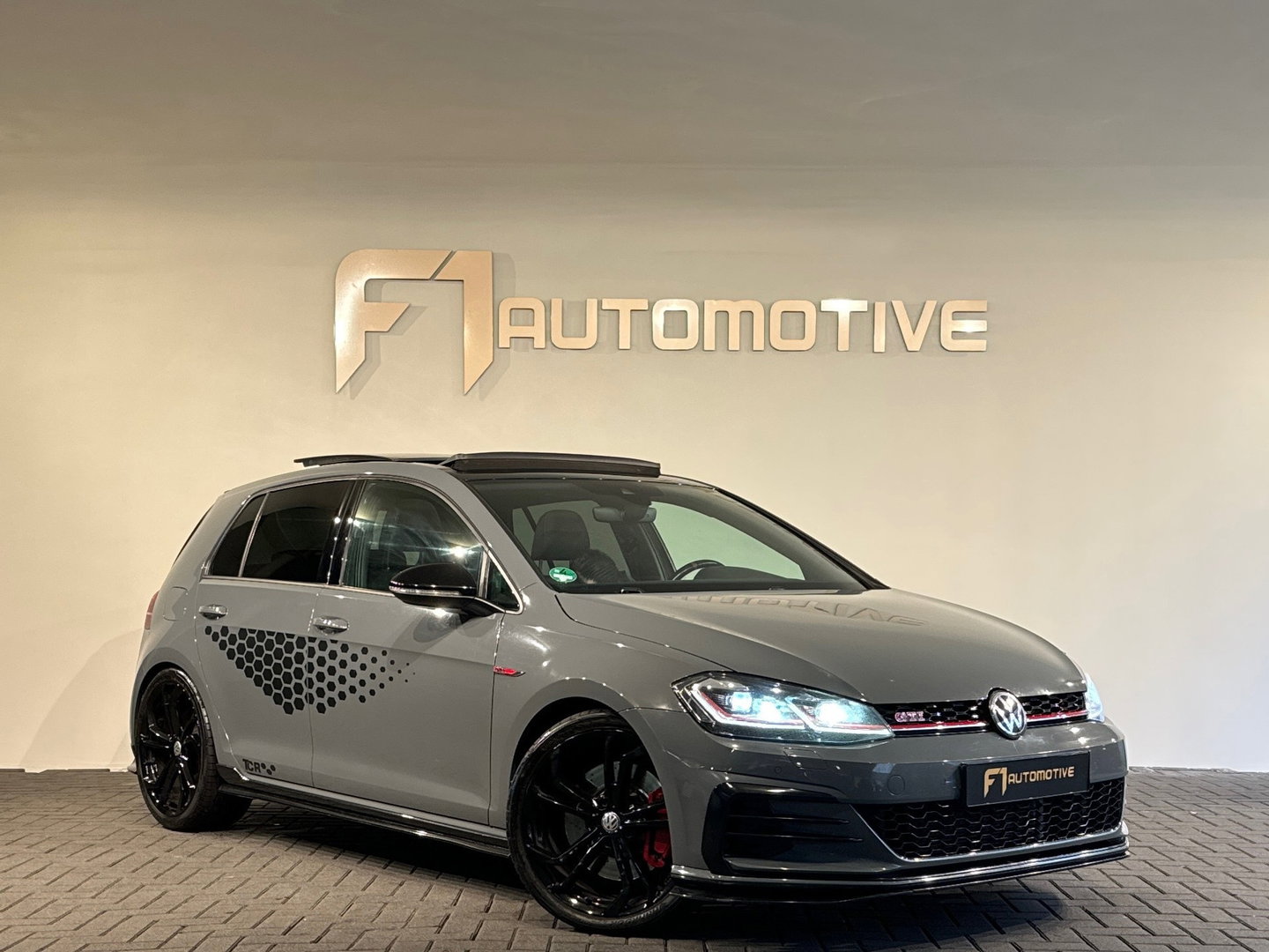 Volkswagen Golf 2.0 TSI GTI TCR Pano|Keyless|DCC|ACC|Camera