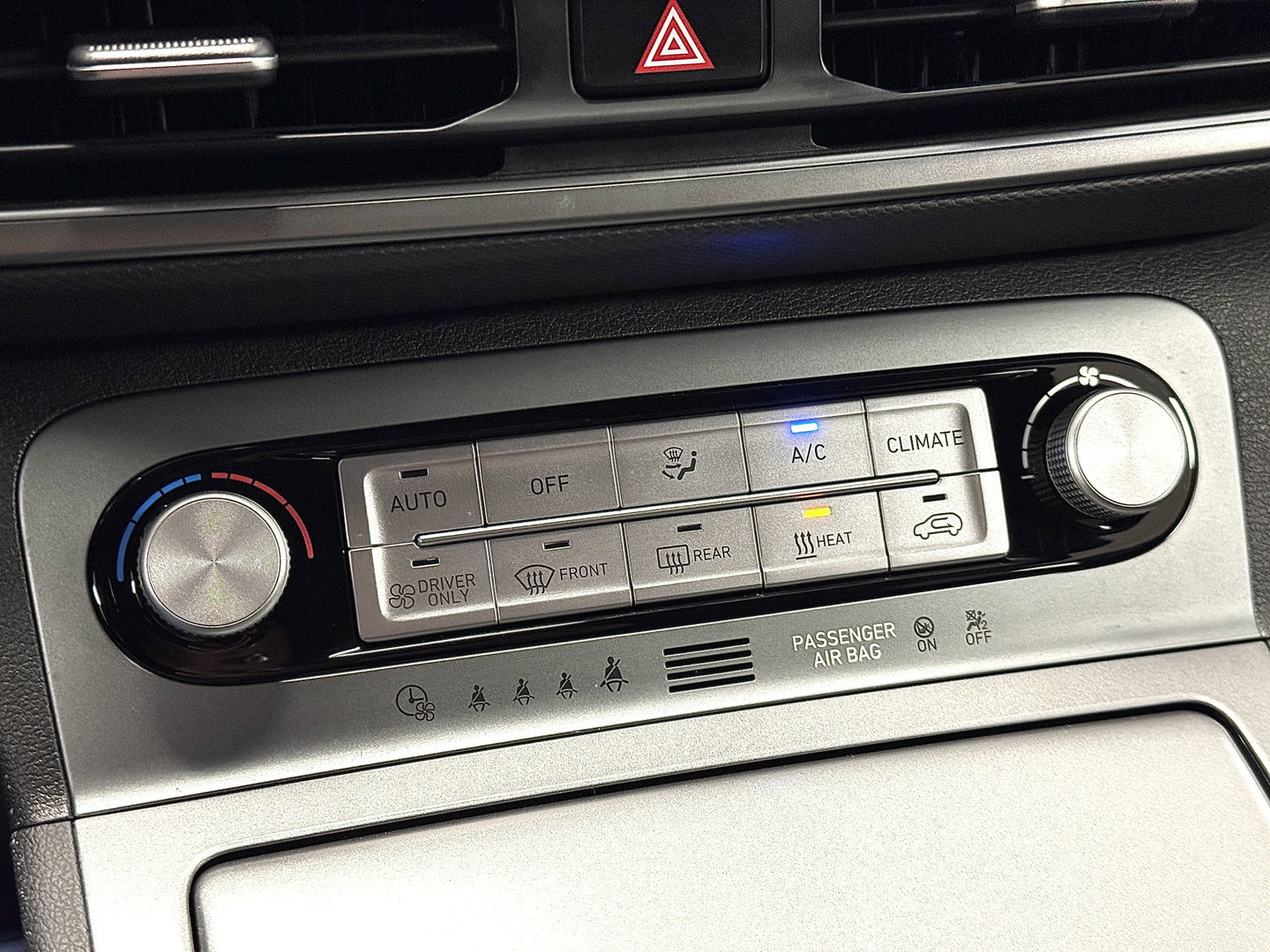 Hyundai KONA EV Comfort Smart 39 kWh | SOH 100% | Standkachel | Krell Sound | Camera | Stuurwielverwarming | Stoelverwarming | Lane Assist | Dodehoeksensor | Adaptieve Cruise Control | DAB |