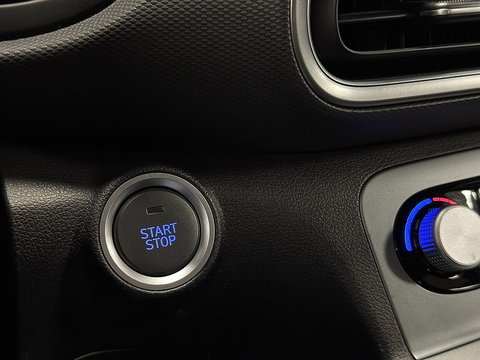 Hyundai KONA EV Comfort Smart 39 kWh | SOH 100% | Standkachel | Krell Sound | Camera | Stuurwielverwarming | Stoelverwarming | Lane Assist | Dodehoeksensor | Adaptieve Cruise Control | DAB |