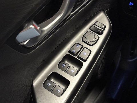 Hyundai KONA EV Comfort Smart 39 kWh | SOH 100% | Standkachel | Krell Sound | Camera | Stuurwielverwarming | Stoelverwarming | Lane Assist | Dodehoeksensor | Adaptieve Cruise Control | DAB |