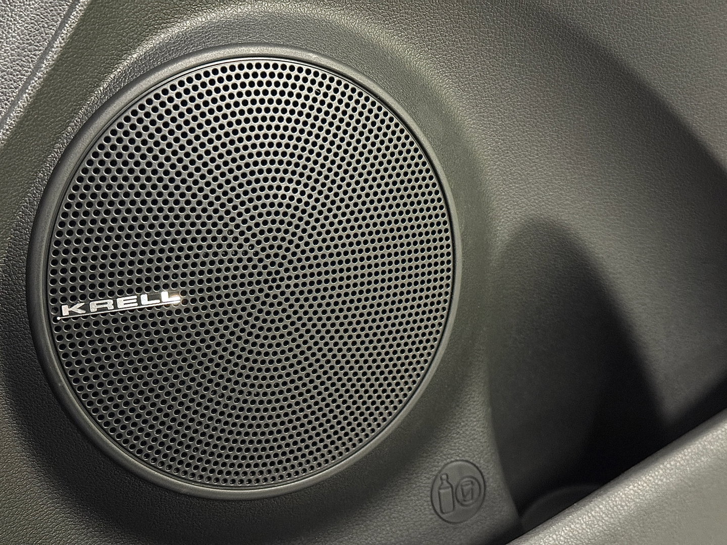 Hyundai KONA EV Comfort Smart 39 kWh | SOH 100% | Standkachel | Krell Sound | Camera | Stuurwielverwarming | Stoelverwarming | Lane Assist | Dodehoeksensor | Adaptieve Cruise Control | DAB |