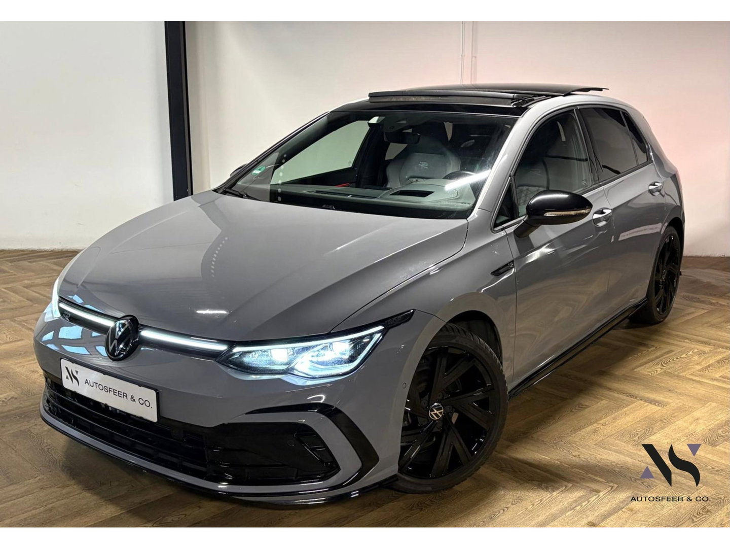 Volkswagen Golf 1.5 eTSI R-Line PANO HUD SFEER VOL'