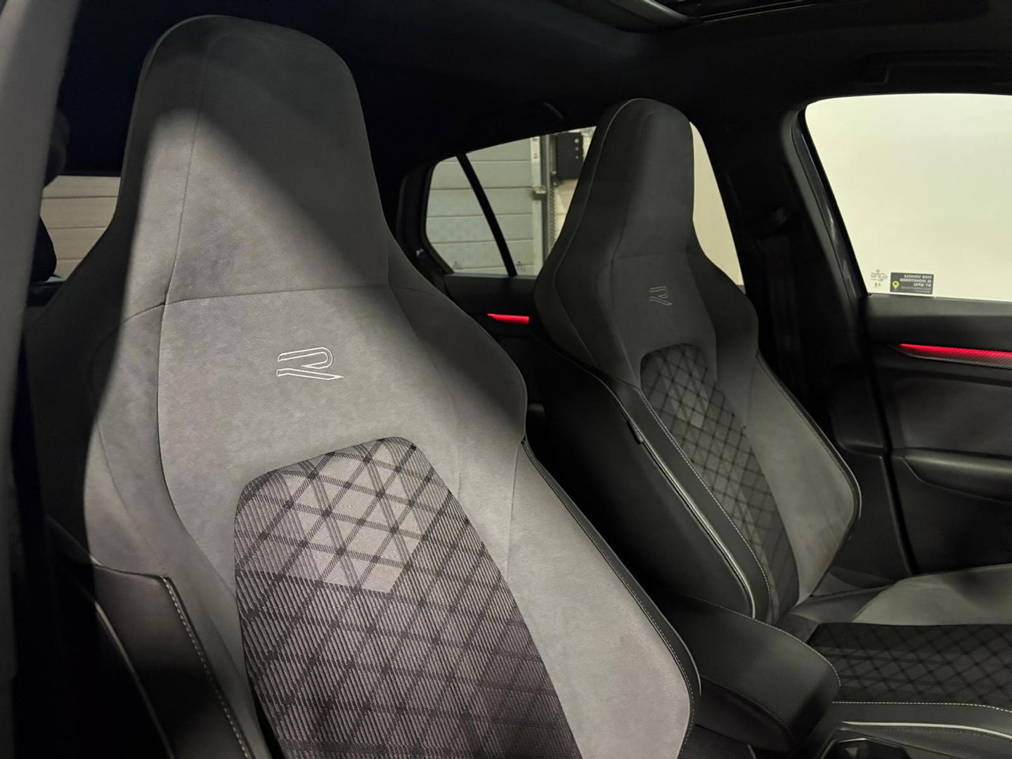 Volkswagen Golf 1.5 eTSI R-Line PANO HUD SFEER VOL'