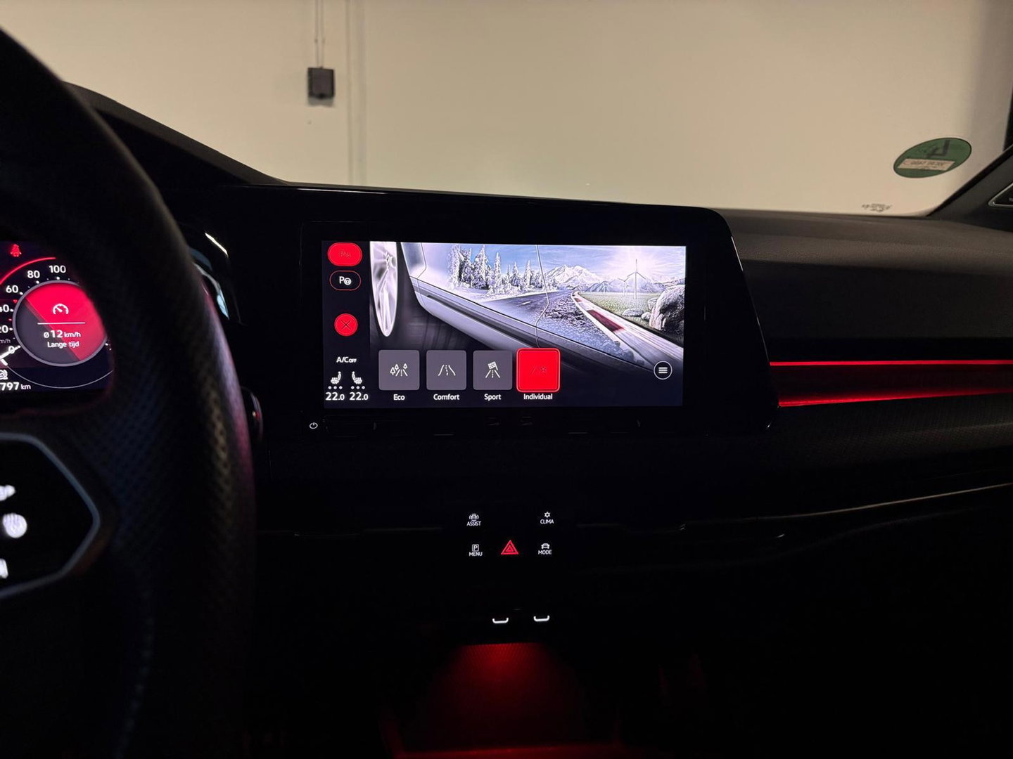 Volkswagen Golf 1.5 eTSI R-Line PANO HUD SFEER VOL'