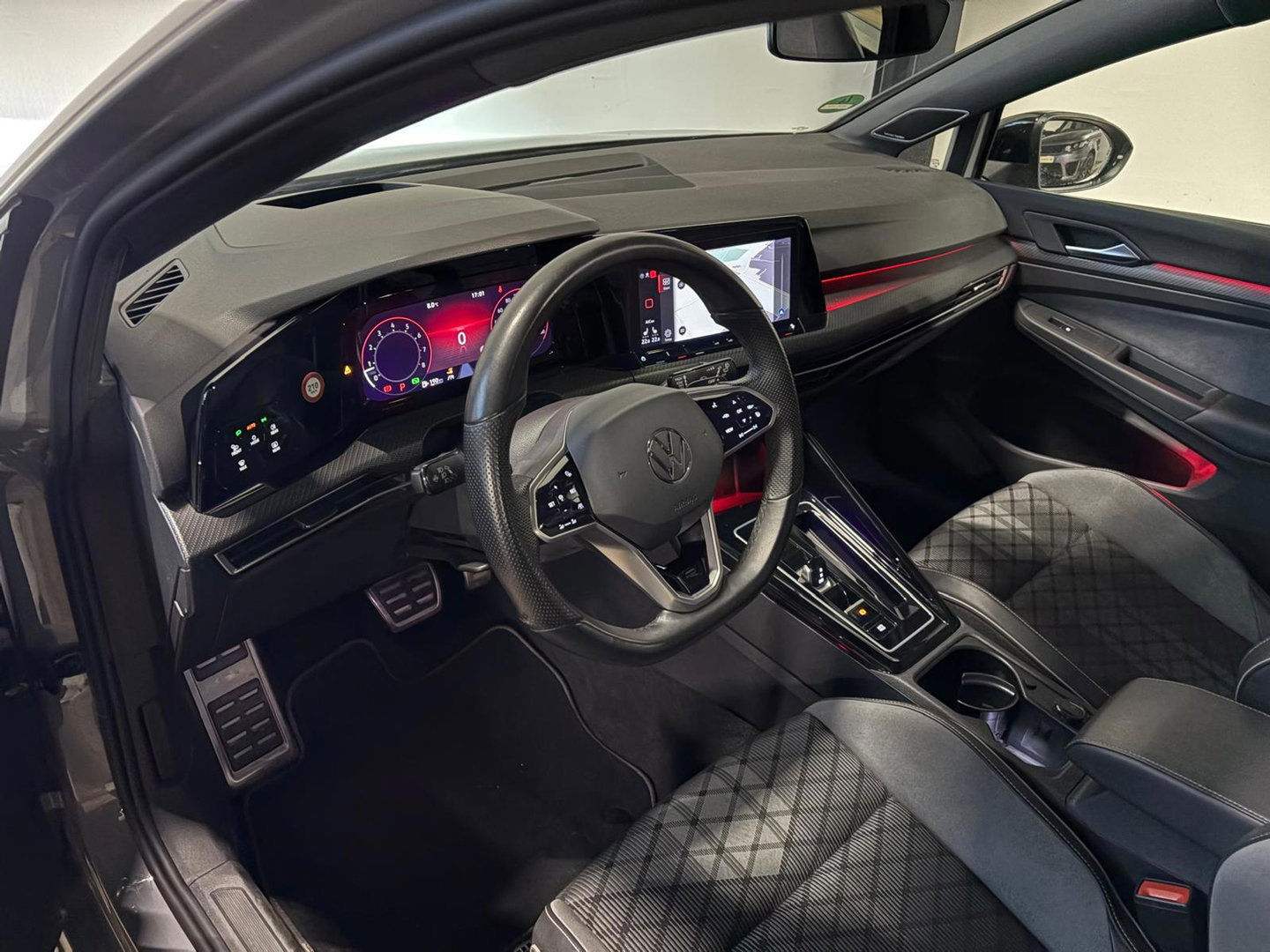 Volkswagen Golf 1.5 eTSI R-Line PANO HUD SFEER VOL'