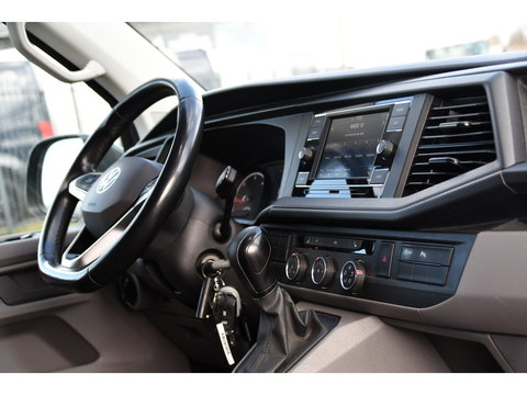 Volkswagen Transporter 2.0 TDI L1H1 30 PB Edition Camera, Adaptieve Cruise, Carplay, Stoelverwarming, 150pk, 2 x Schuifdeur, Standkachel, Trekhaak, Uniek!