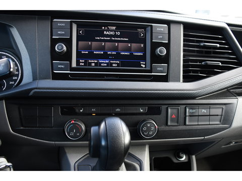 Volkswagen Transporter 2.0 TDI L1H1 30 PB Edition Camera, Adaptieve Cruise, Carplay, Stoelverwarming, 150pk, 2 x Schuifdeur, Standkachel, Trekhaak, Uniek!