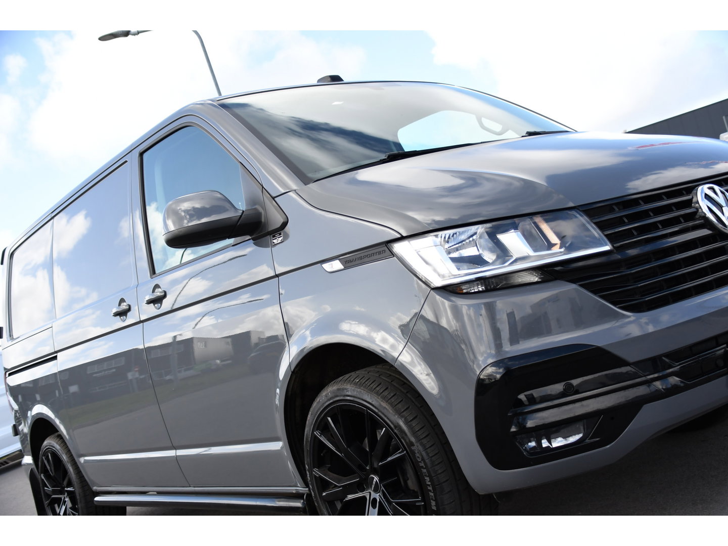 Volkswagen Transporter 2.0 TDI L1H1 30 PB Edition Camera, Adaptieve Cruise, Carplay, Stoelverwarming, 150pk, 2 x Schuifdeur, Standkachel, Trekhaak, Uniek!