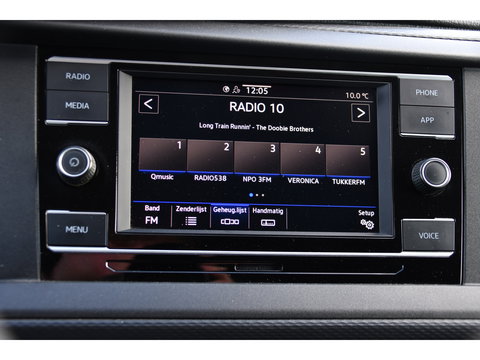 Volkswagen Transporter 2.0 TDI L1H1 30 PB Edition Camera, Adaptieve Cruise, Carplay, Stoelverwarming, 150pk, 2 x Schuifdeur, Standkachel, Trekhaak, Uniek!